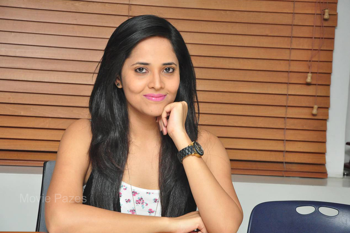 Anasuya at Sarrainodu Interview